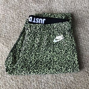 NWOT NIKE Leggings